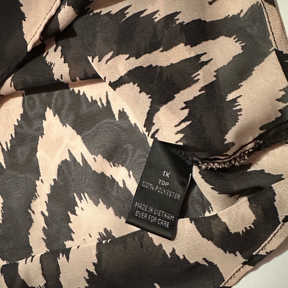 Alyx Woman Sheer Blouse, Size: 1X - Picture 3 of 4
